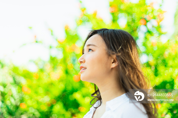 自然　女性　ポートレート