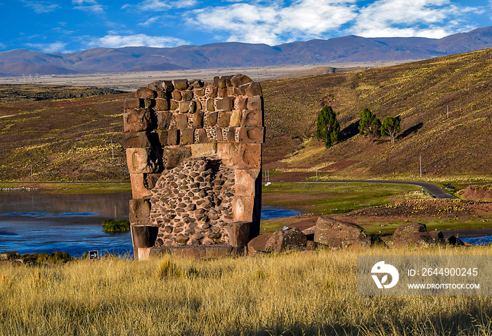 Lagarto chullpa, the most famous Sillustani tomb 12