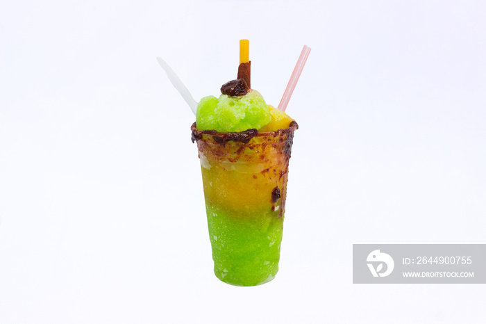 raspado de limón con tamarindo en vaso grande