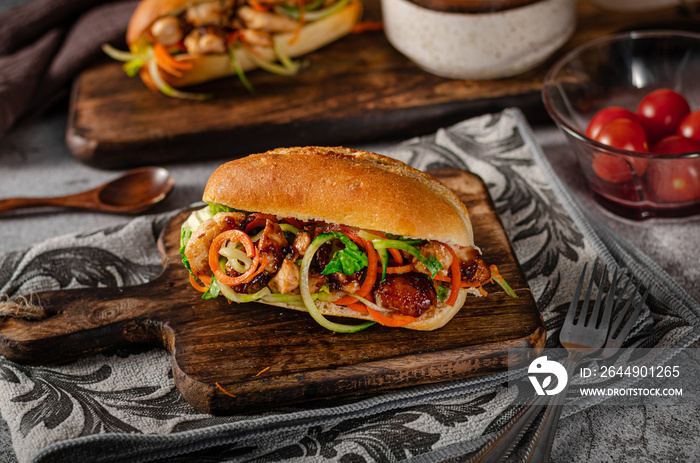 Tender chicken Banh Mi