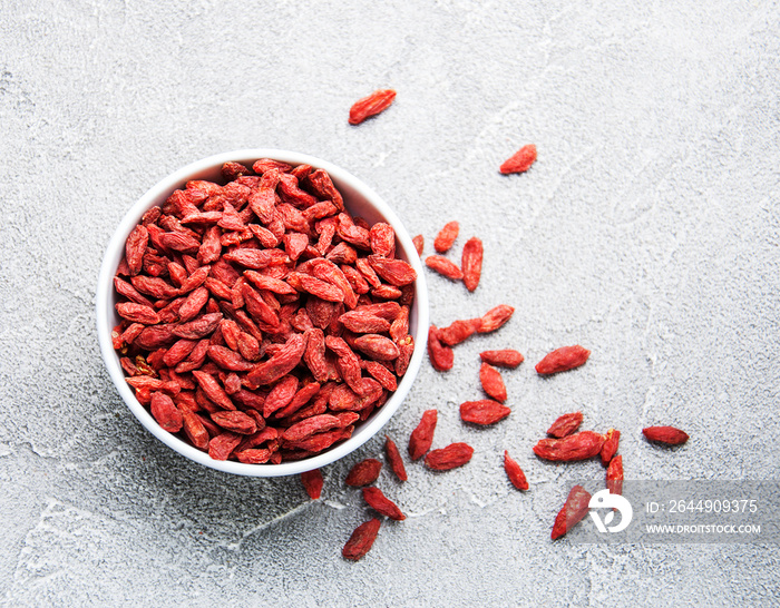 dry red goji berries