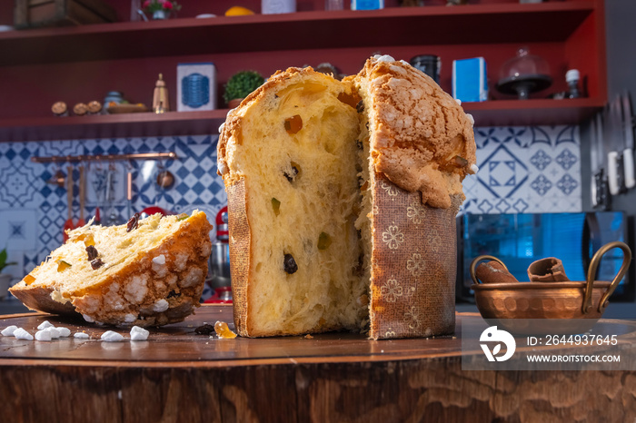 panetone artesanal fatiado em tábua