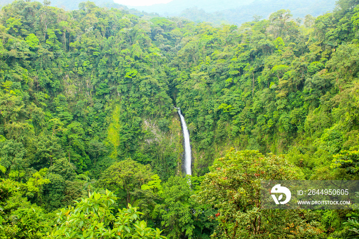 La fortuna waterfall