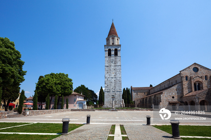 Aquileia, Basilica of Santa Maria Assunta - Roman Church and town square exterior