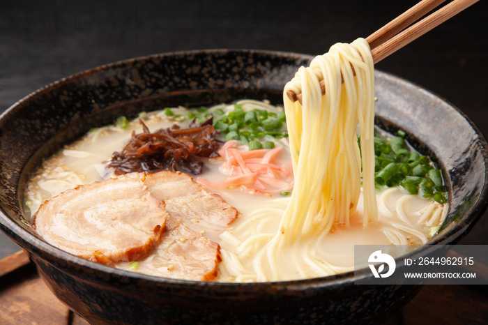 豚骨ラーメン