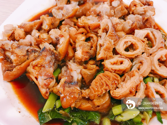 Thai stewed pork leg and chitterlings with five spices.