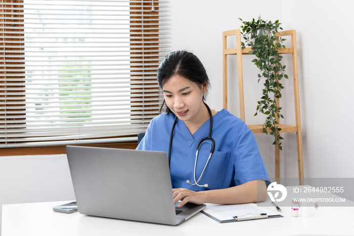 Veterinarian or animal nurse is using a laptop to collect veterinary history and recommend a medical diagnosis in a hospital, Save animals, Care and treatment, Animal hospital.