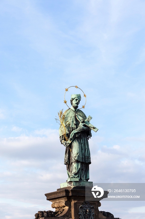 布拉格查理大桥上的雕像