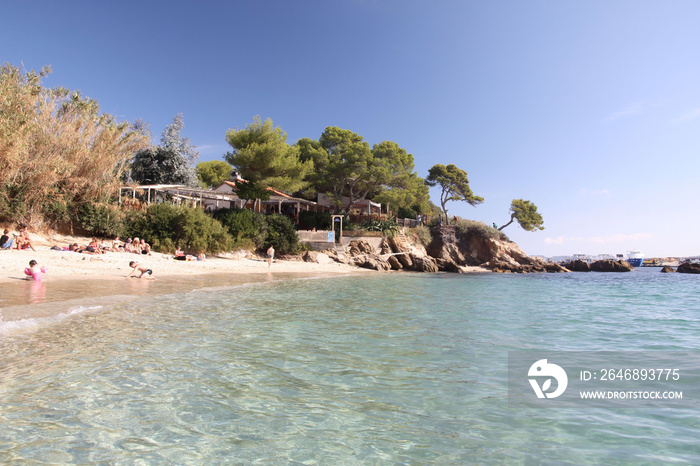 Presqu’île de Giens, est de la  plage de la Polynésie