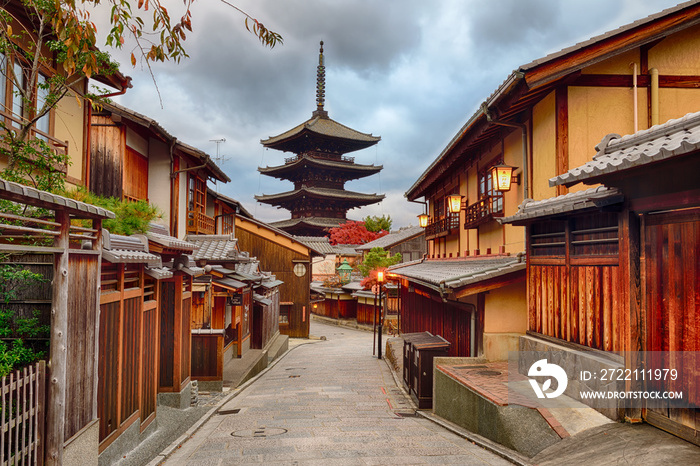 View of Yasaka-no-to pagoda or Hokanji temple in Hagashiyama district, Kyoto, Japan