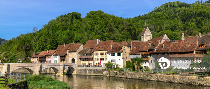 Cité médiévale de St-Ursanne, Clos du Doubs, Jura (Suisse)