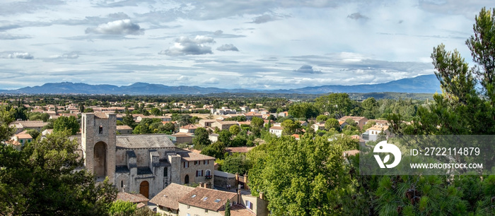 Pernes les Fontaines, small typical town of Provence and mountain range on the background, Vaucluse, France, Europe