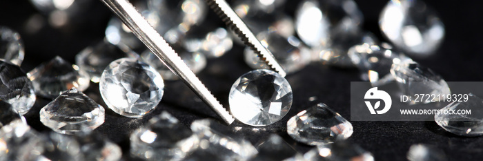 Scattering of white star diamonds on black