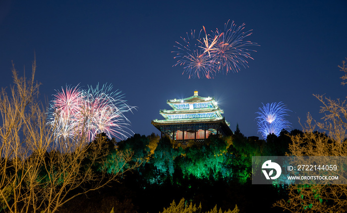 chinesisches Neujahr in Peking mit Feuerwerk