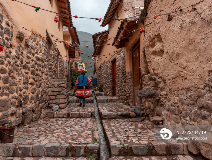 Fotografías del pueblo inca de Ollantaytambo, en el Valle sagrado de los incas, Cusco Perú.