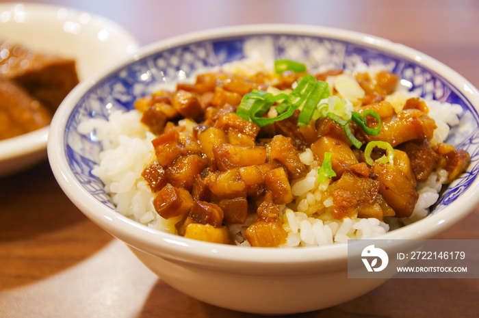 台湾の大衆料理である魯肉飯