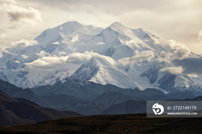 Glaciers & snow fields on Denali;  Denali National Park;  Alaska