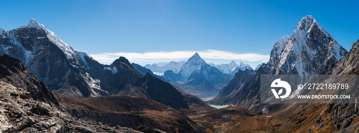 Panoramic view of Himalaya mountains from Chola pass, Everest base camp trekking in Nepal