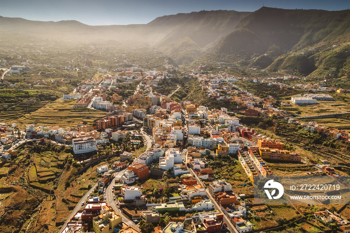 Aerial view of the city of Los Realejos and the surrounding mountains.