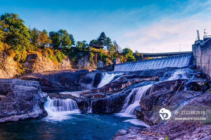 Spokane Falls and dam on the Spokane River used for hydroelectric power generation