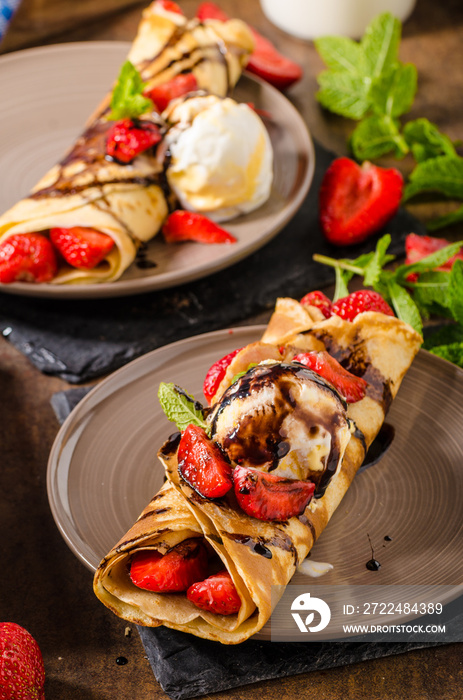 Crepes with ice cream