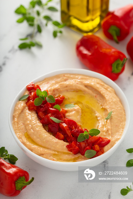 Roasted red pepper hummus with pita chips