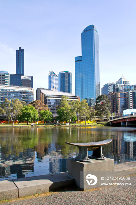 Australien, Melbourne, Southbank Promenade,  Skyline am Yarra River