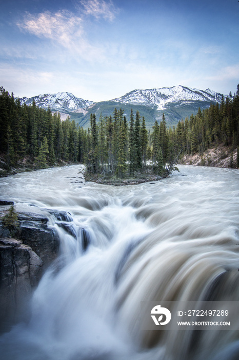 sunwapta falls