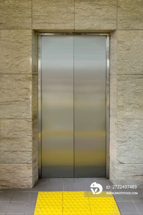 Closed lift door