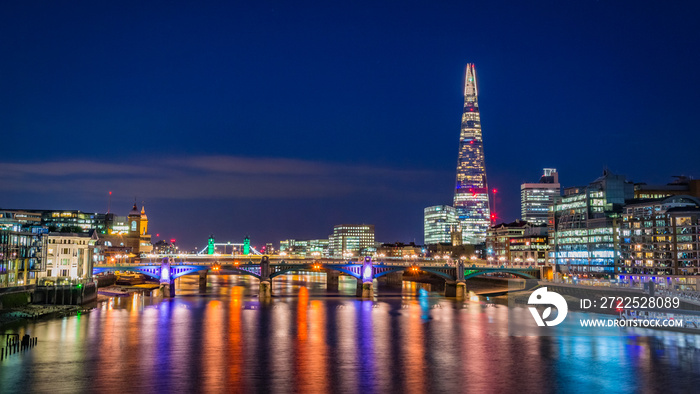 Cityscape of London	: The Shard and the Thames River