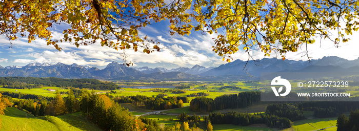 Panorama Landschaft in Bayern im Allgäu bei Füssen