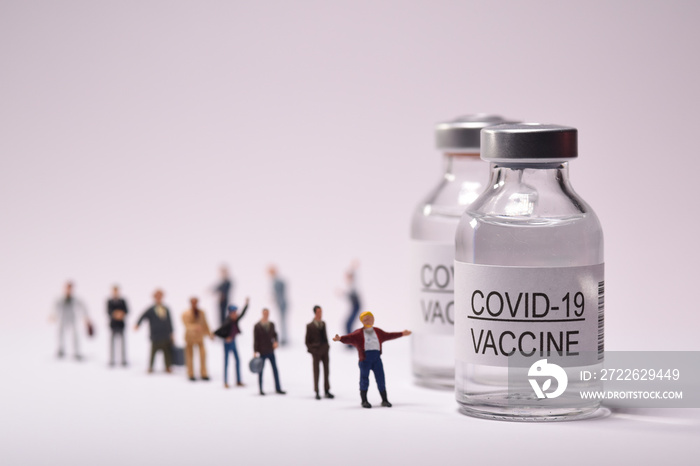 vaccin vaccination covid-19 coronavirus epidémie pandémie medecine medicament pharmaceutique file attente population