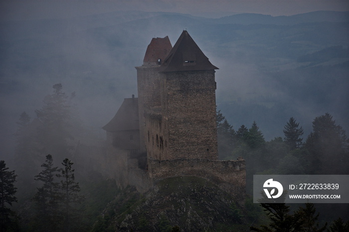 old castle in the fog, Kasperk, Kasperske Hory