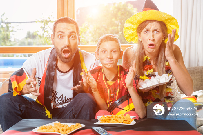 Die ganze Familie ist Fan der deutschen Fußball Nationalmannschaft aber die verliert