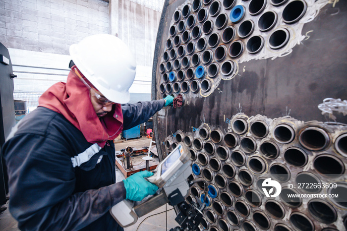 Male worker inspection weld of heat exchanger tube