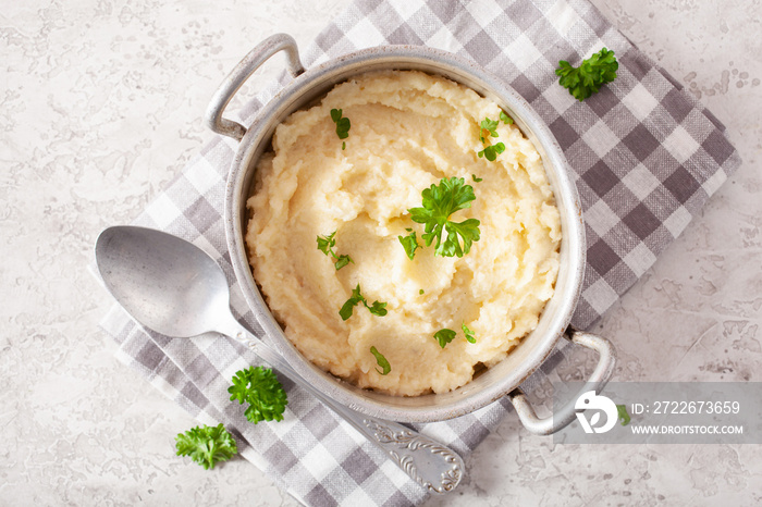 mashed cauliflower with butter. ketogenic paleo diet side dish