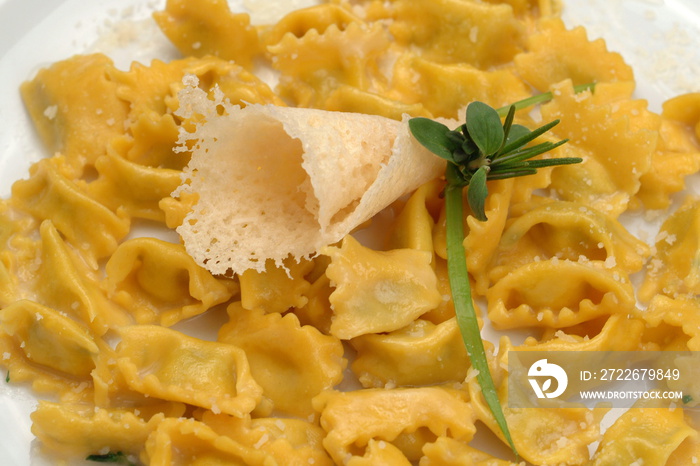 Italian food recipe, Agnolotti del plin filled pasta.