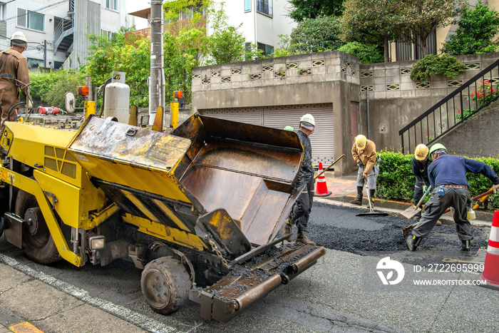 アスファルト舗装道路の改修工事