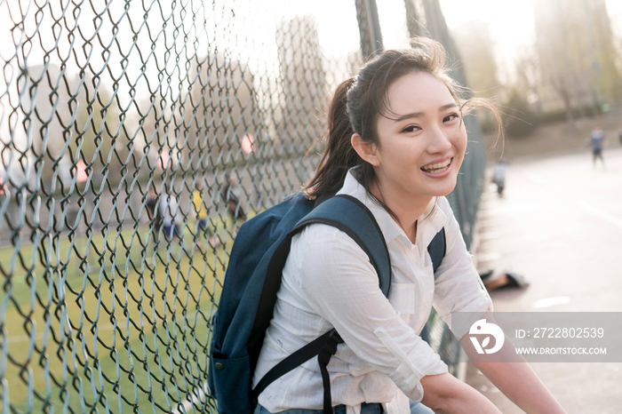 青年女大学生