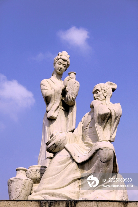 江苏省宜兴范蠡与西施的雕像