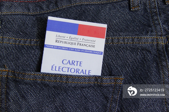 Carte électorale dans la poche arrière dun jeans