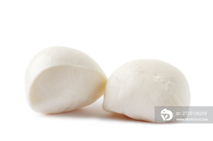 白色背景上分离的Mozzarella。俯视图