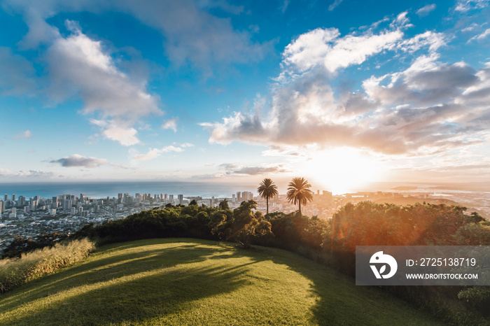 sunset at Tantalus Lookout, Puu Ualakaa State Park, Honolulu, Oahu, Hawaii