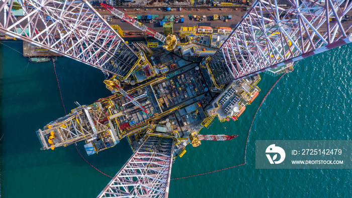 海洋石油和G公司造船厂自升式石油和天然气钻机的鸟瞰维护维修