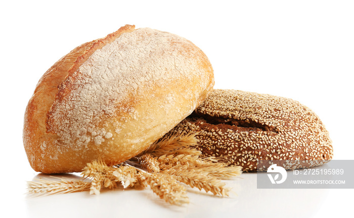 白面包上分离的小麦新鲜面包