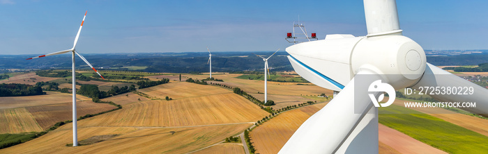 旗帜Luftbild和Nahaufnahme einer windenergeanlage