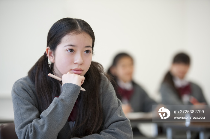 学习的中学生