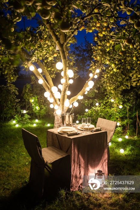 Illuminated table for two for perfect date