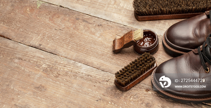 Shoe shine. Brushes for cleaning and polishing shoes. Cream brush and boots