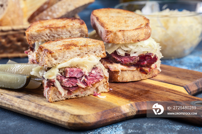 Reuben Sandwich with corned beef, cheese and sauerkraut